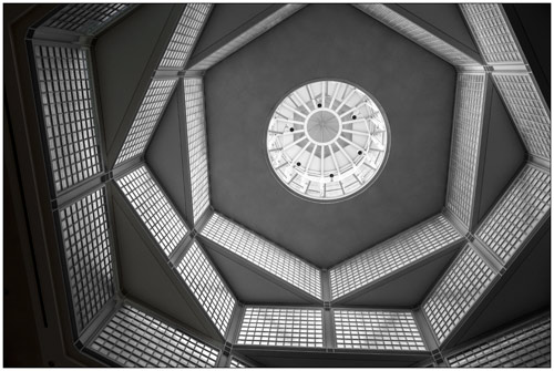 Berlin DSC2032BWSharp