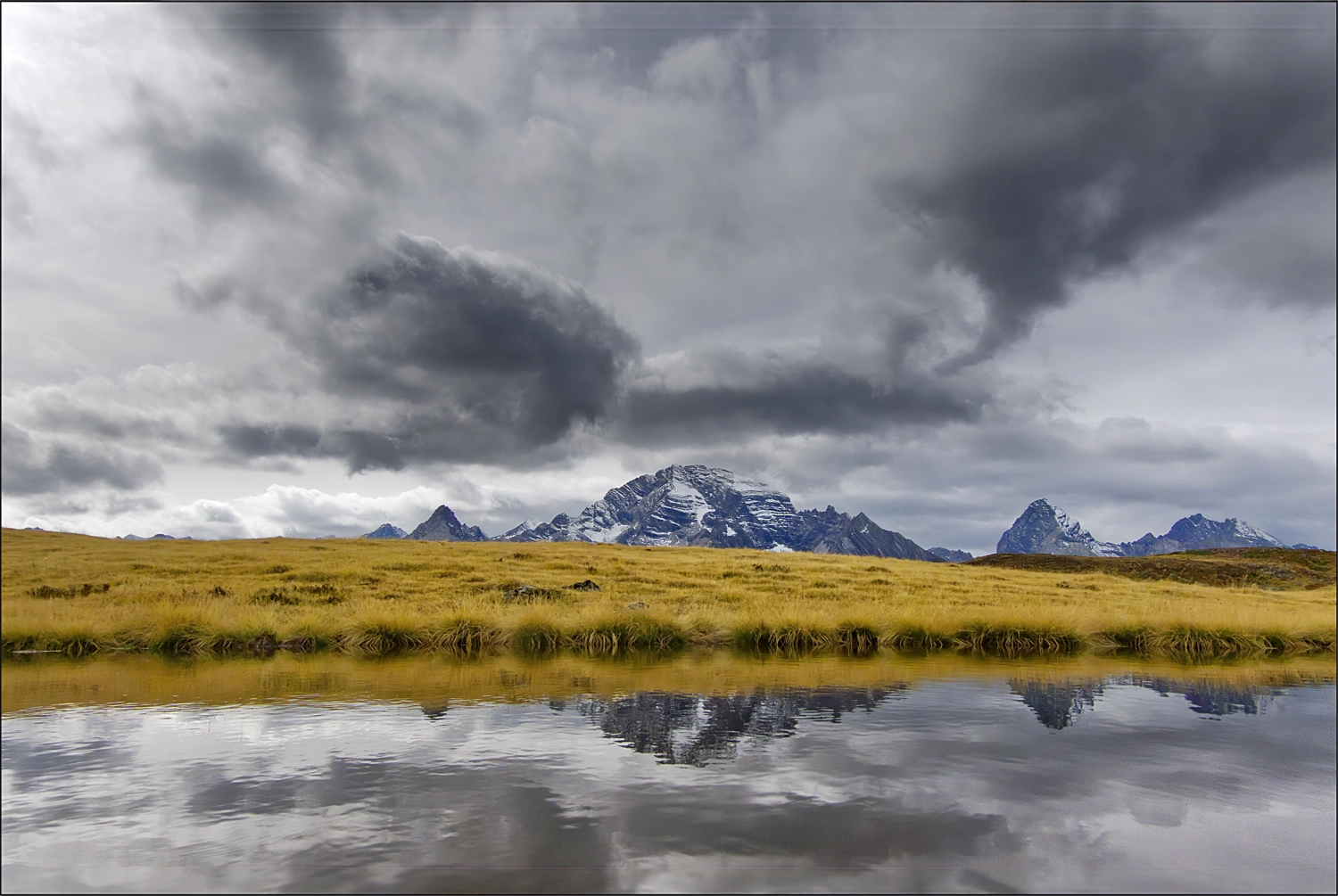 Piz Ela mit Tinizong und Piz Mitgel