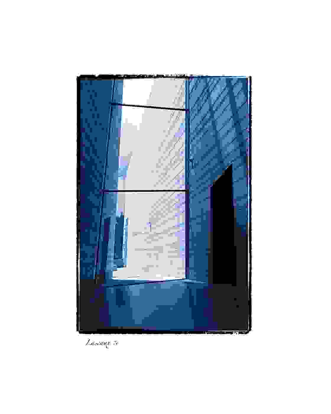 20260610 142140 7DS2076 1 Lascaux cyano Text Resize