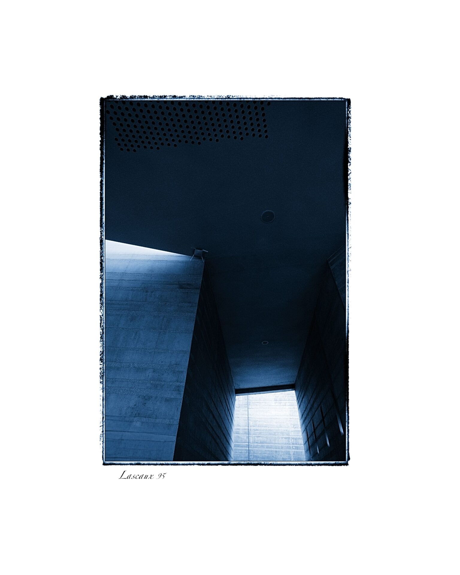 20260610 142954 7DS2095 2 Lascaux cyano text Resize 1