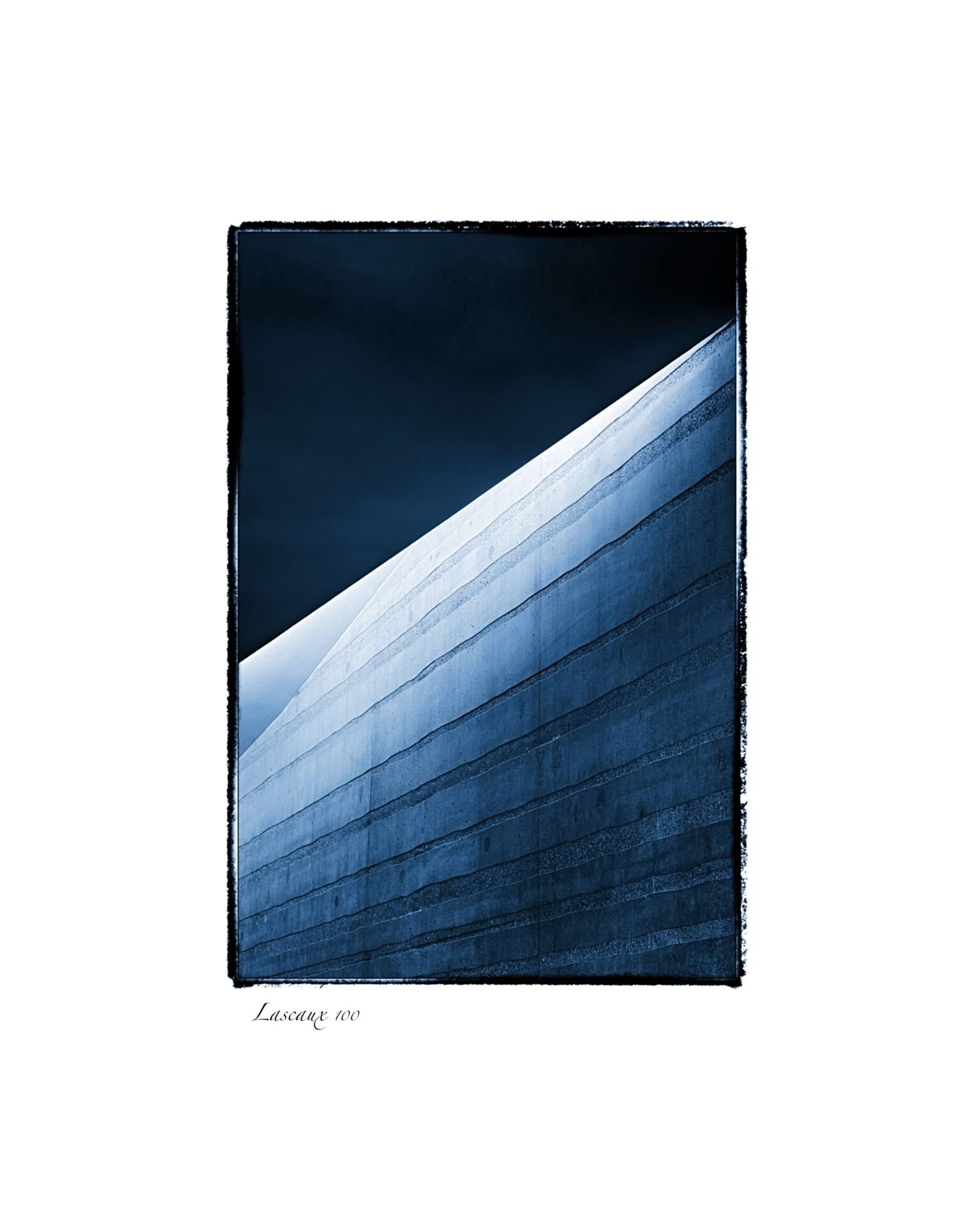 20260610 143210 7DS2100 Lascaux cyano text Resize 1